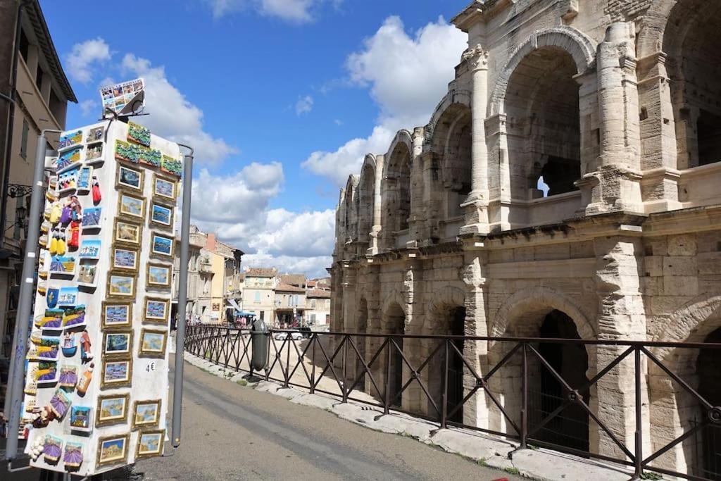 Nest In * Arles